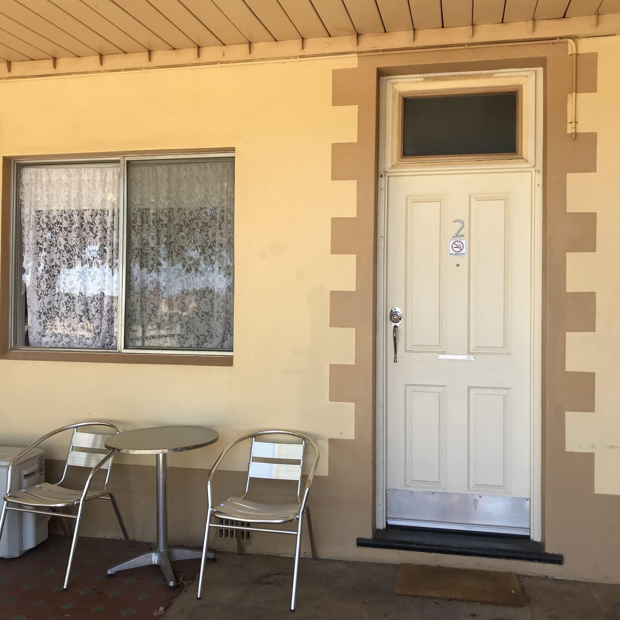 The Lodge Outback Motel Broken Hill Bagian luar foto