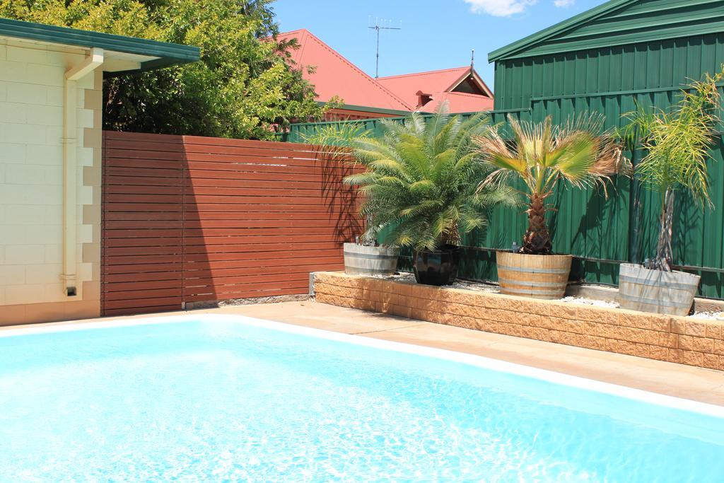 The Lodge Outback Motel Broken Hill Bagian luar foto