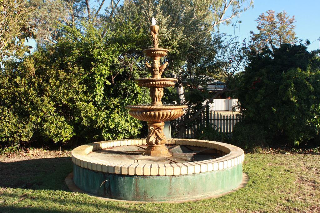 The Lodge Outback Motel Broken Hill Bagian luar foto