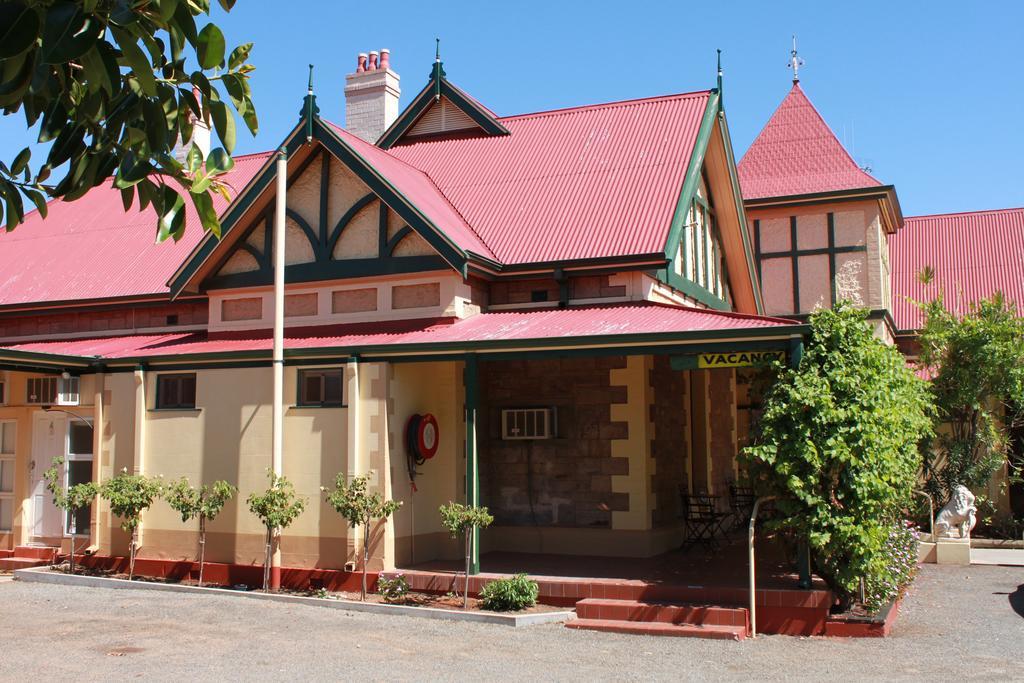 The Lodge Outback Motel Broken Hill Bagian luar foto