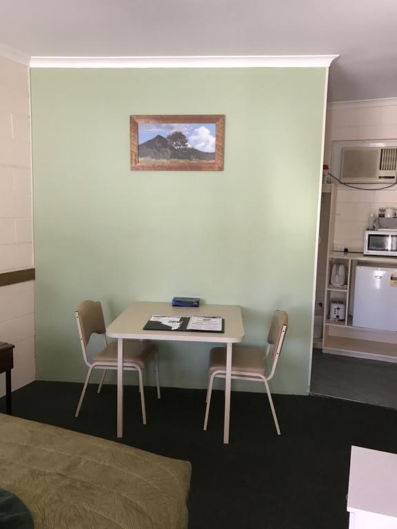 The Lodge Outback Motel Broken Hill Bagian luar foto