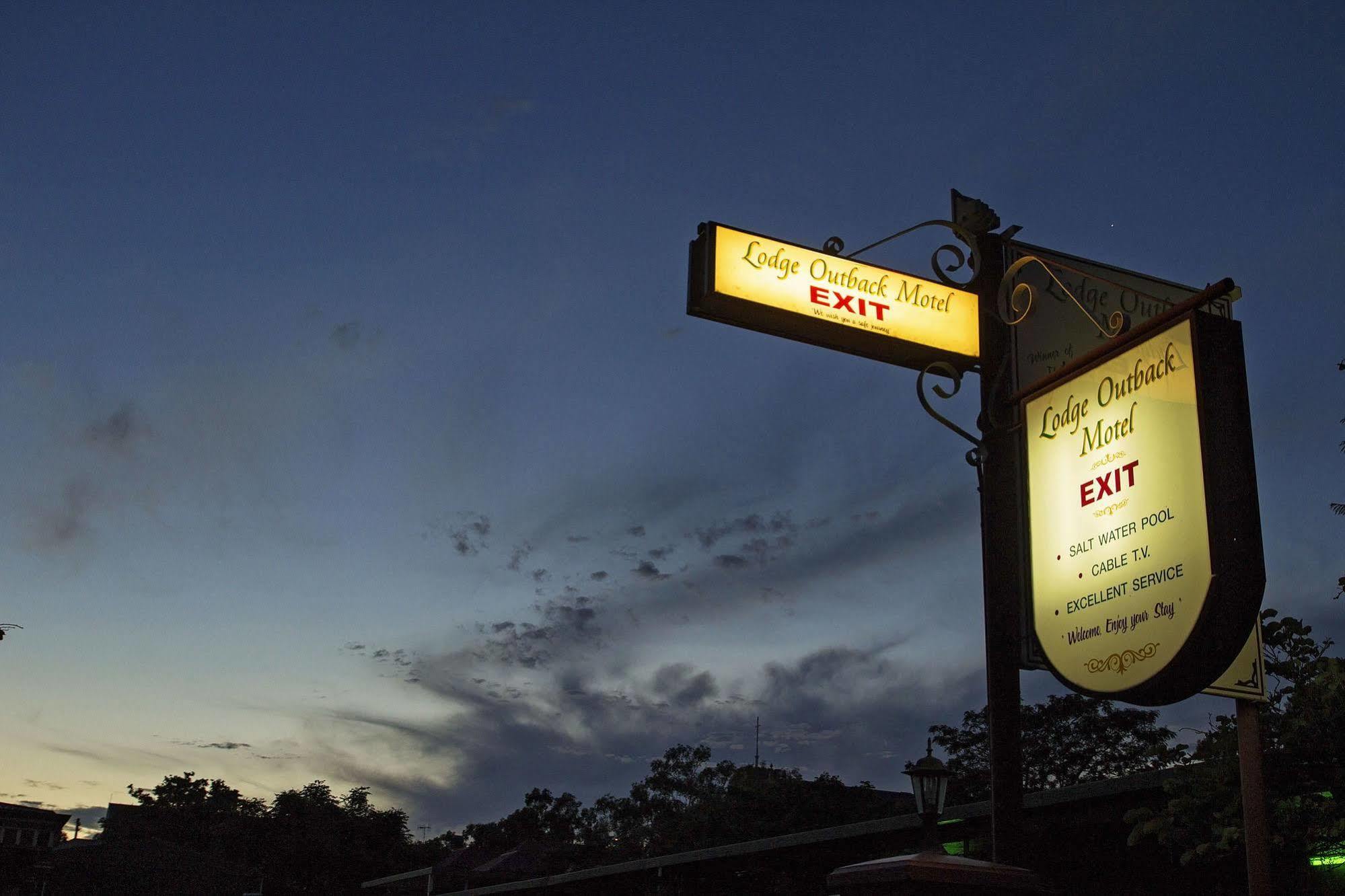 The Lodge Outback Motel Broken Hill Bagian luar foto