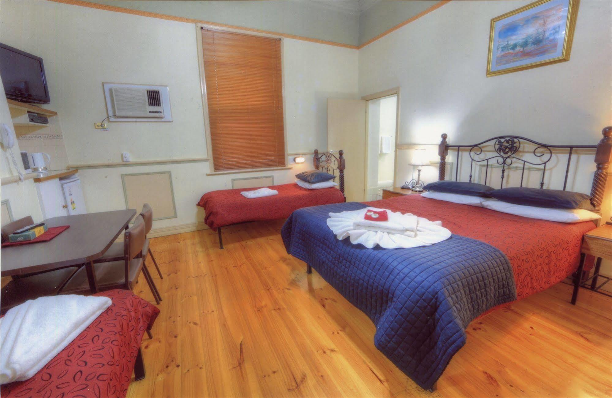 The Lodge Outback Motel Broken Hill Bagian luar foto