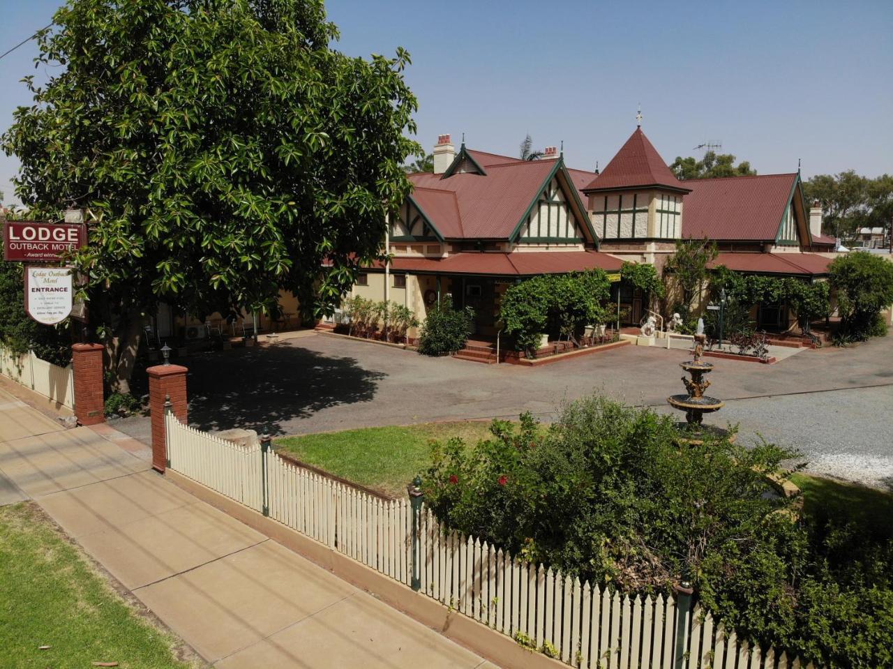 The Lodge Outback Motel Broken Hill Bagian luar foto