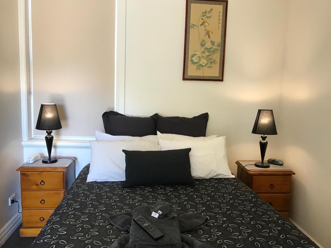 The Lodge Outback Motel Broken Hill Bagian luar foto